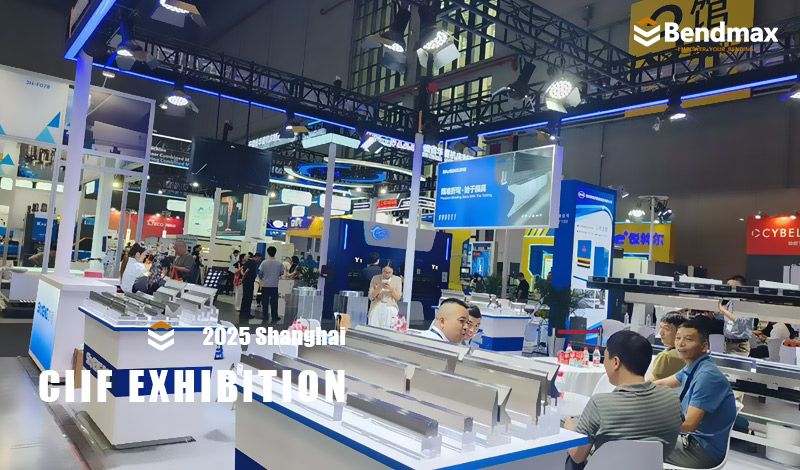 Bendmax présente ses solutions de pliage avancées au salon CIIF de Shanghai 2025.