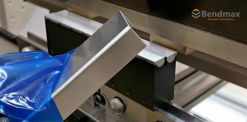 Comment obtenir un pliage sans marques en fabrication de tôles