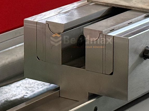 Bendmax Adjustable Rotatable V-die