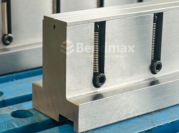Bendmax  Rotatable V-die