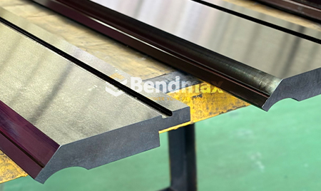 Quality tooling solutions for Amada machines