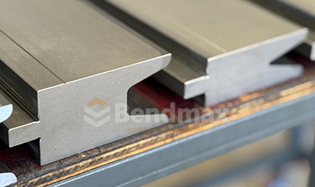 Bendmax No.24035 Bystronic system 30° single V die